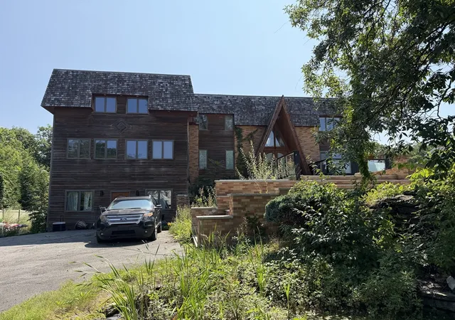 Photo 1 of Single family home for sale at 12 Oakridge Dr, Saugus, MA 01906 | MLS# 73569732 | Listing updated on 2026-09-16
