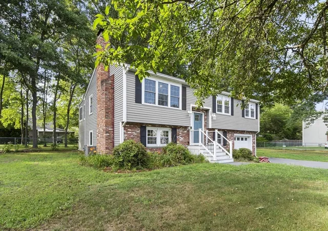 29th image of 25 Glenwood Rd, Tewksbury, MA 01876 | MLS# 73553102