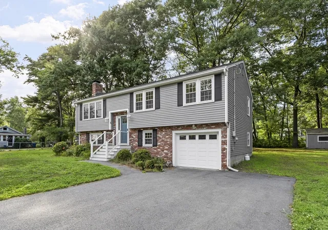 2nd image of 25 Glenwood Rd, Tewksbury, MA 01876 | MLS# 73553102