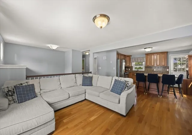 5th image of 38 County St, Blackstone, MA 01504 | MLS# 73545583