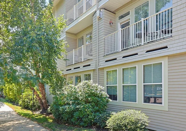 3rd image of 4 Harvest Dr #204, North Andover, MA 01845 | MLS# 73559308