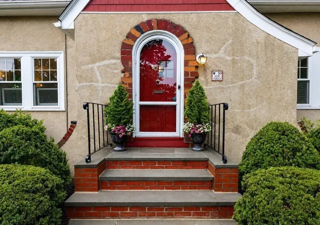 3rd image of 10 Fern Circle, Brockton, MA 02301 | MLS# 73559441