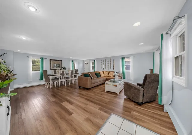 2nd image of 16 South St, Salem, MA 01970 | MLS# 73567527