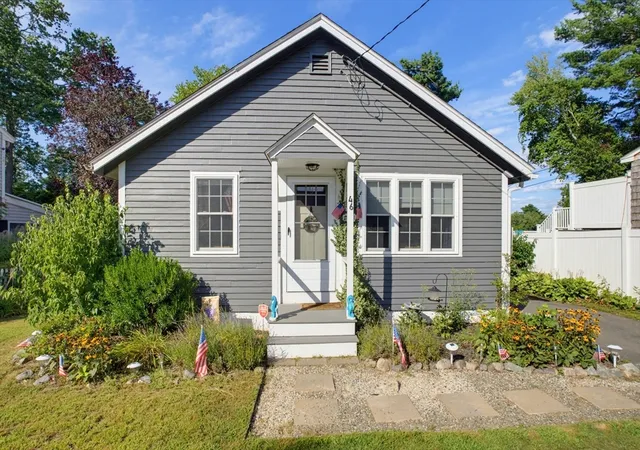 2nd image of 46 W Shore Rd, Holbrook, MA 02343 | MLS# 73568051