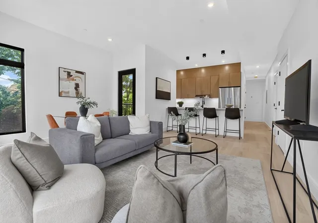 1st image of 13 Clyde St #E, Somerville, MA 02145 | MLS# 73551224