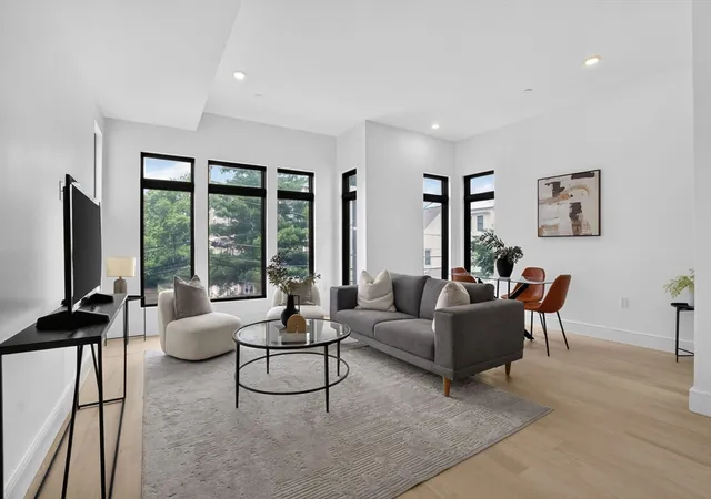 2nd image of 13 Clyde St #E, Somerville, MA 02145 | MLS# 73551224