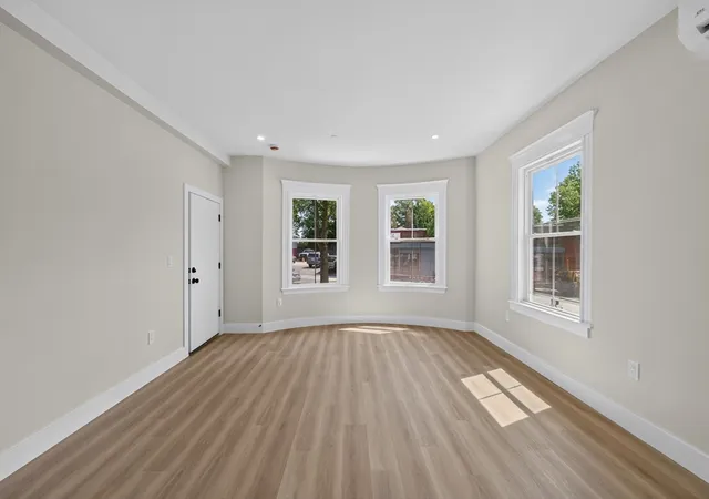 3rd image of 533 Washington Street #B, Boston, MA 02111 | MLS# 73559219