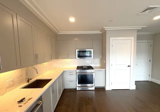 4th image of The Saybrook Condo, Boston, MA 02135