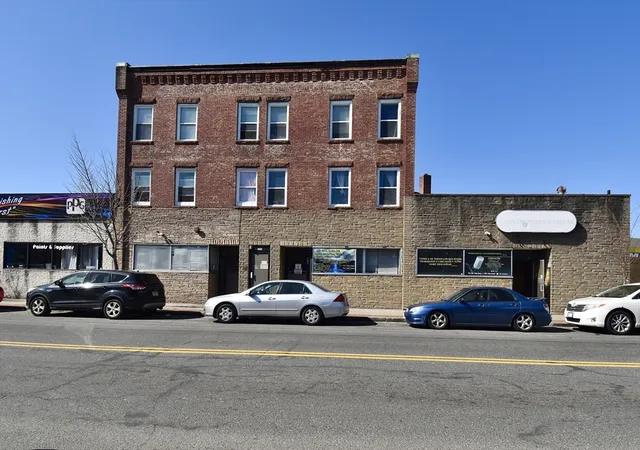 1st image of 570 582 Main St, Springfield, MA 01105 | MLS# 73347767