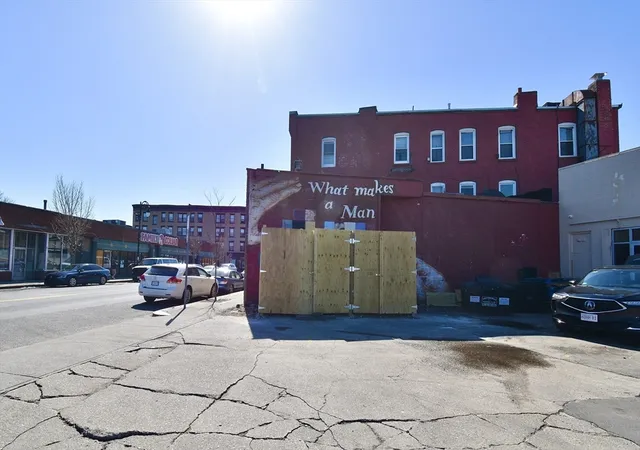 Listing Photo 4 - Condo for sale in building located at 570-582 Main St, Springfield, MA 01105