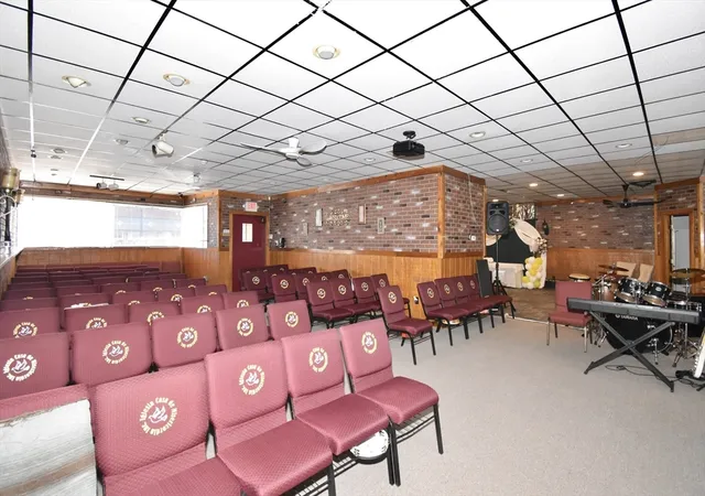 Listing Photo 5 - Condo for sale in building located at 570-582 Main St, Springfield, MA 01105