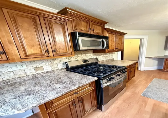 Listing Photo 4 - Condo for sale in building located at 2143-2145 Northampton St, Holyoke, MA 01040