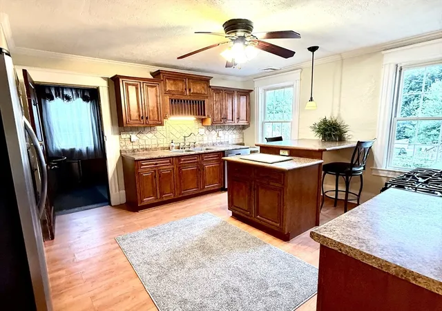 Listing Photo 5 - Condo for sale in building located at 2143-2145 Northampton St, Holyoke, MA 01040