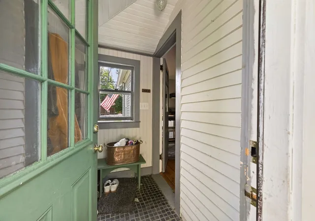 4th image of 38 Summer St, Kingston, MA 02364 | MLS# 73552639
