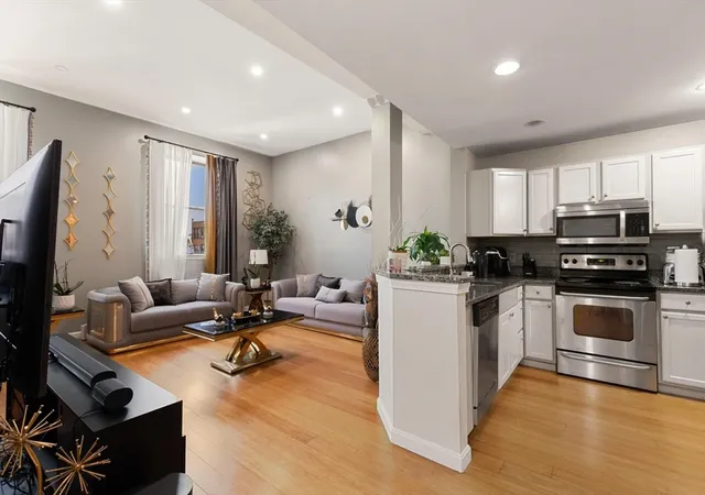 14th image of 170 Oxford St #403, Lynn, MA 01901 | MLS# 73547591
