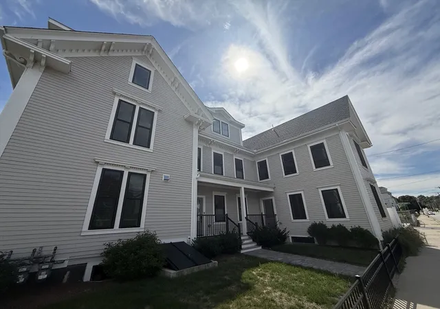 1st image of 154 Summer St #154, Medford, MA 02155 | MLS# 73557954