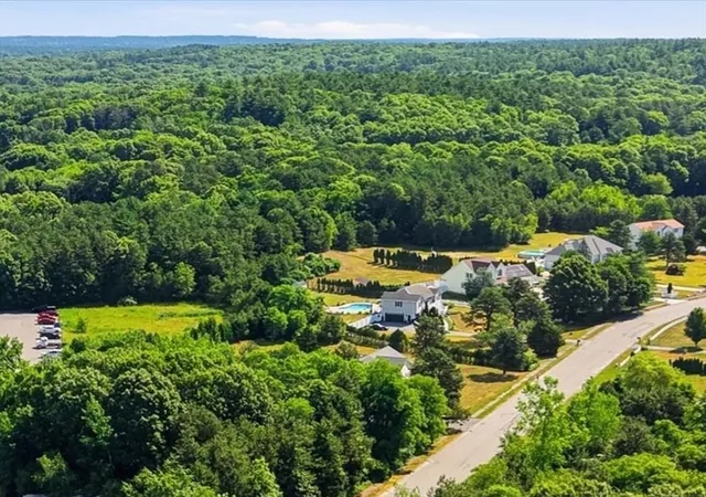 3rd image of 24 Alexandra Dr, Assonet, MA 02702 | MLS# 73539552