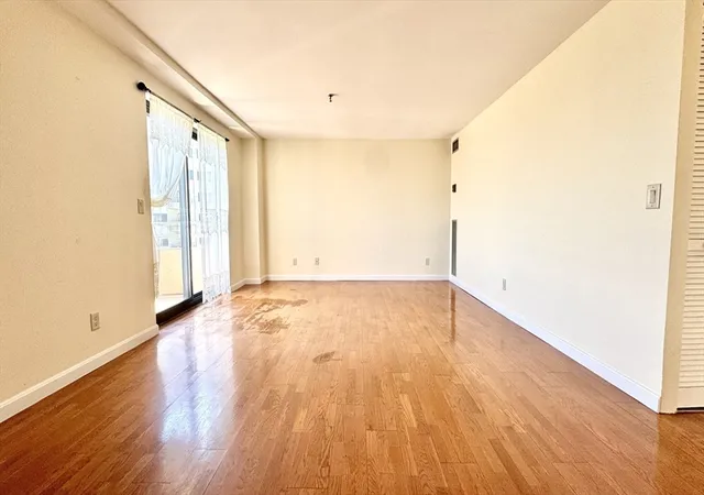 5th image of 376 Ocean Ave #910, Revere, MA 02151 | MLS# 73530842