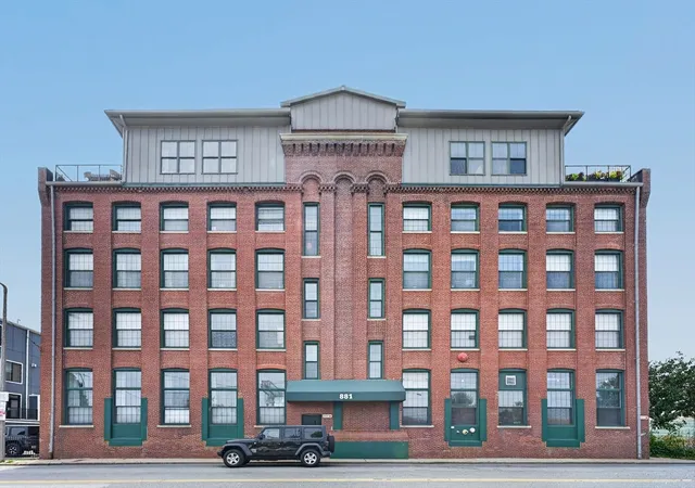 2nd image of 881 E 1St St, Boston, MA 02127