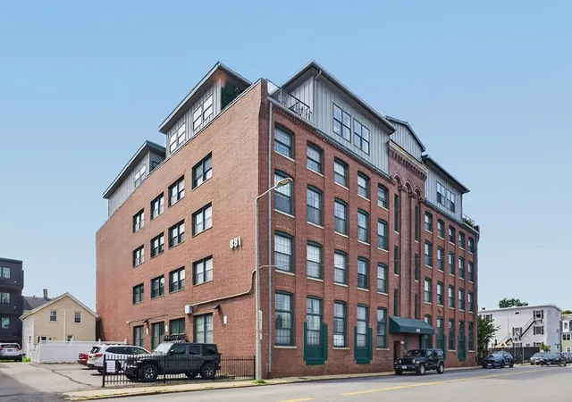 20th image of 881 E 1st St #203, Boston, MA 02127 | MLS# 73563347