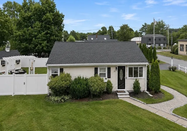 Homes for sale in Norwood, MA | 15 Riverside Ct, Norwood, MA 02062 | MLS# 73546422