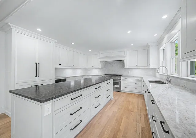 4th image of 27 Ash St, Hopkinton, MA 01748 | MLS# 73542699