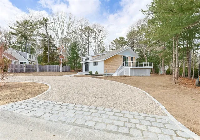 Photo 3 of Single family home for sale at 31 Marway, Mashpee, MA 02649 | MLS# 73498411 | Listing updated on 2026-09-12