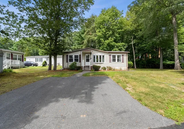 3rd image of 6 Cyrpess Circle, Rockland, MA 02370 | MLS# 73567238