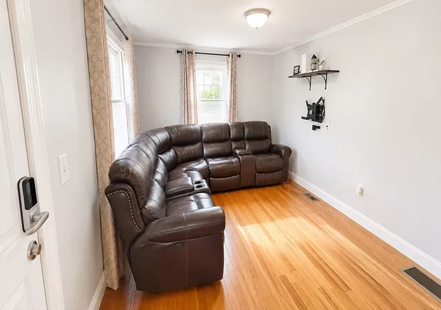 2nd image of 108 Tripp St, Framingham, MA 01702 | MLS# 73557581