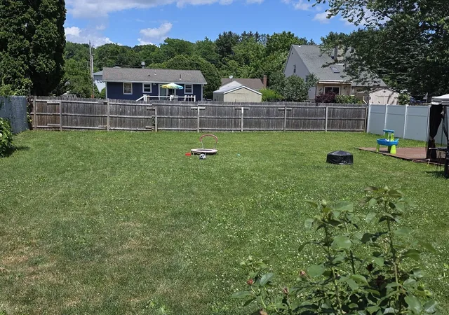 12th image of 71 Notre Dame St, Westfield, MA 01085 | MLS# 73557801