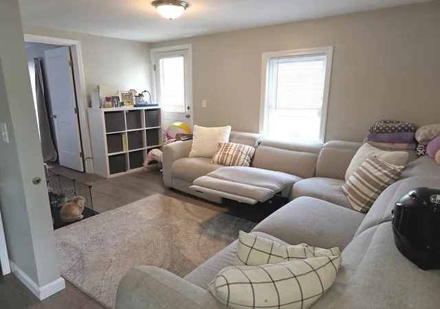 4th image of 71 Notre Dame St, Westfield, MA 01085 | MLS# 73557801