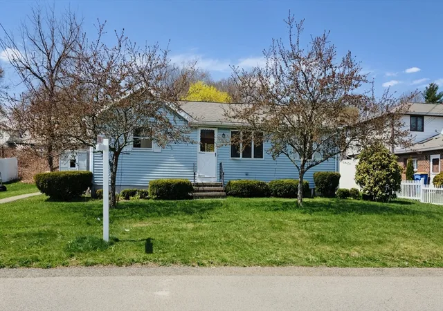 Homes for sale in Randolph, MA | 10 N Glenway Ave, Randolph, MA 02368 | MLS# 73506289