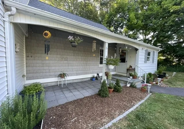 Homes for sale in Somerset, MA | 37 Henri St, Somerset, MA 02726 | MLS# 73545113