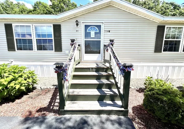 Homes for sale in Dover, NH | 34 Constitution Way, Dover, NH 03820 | MLS# 73546758