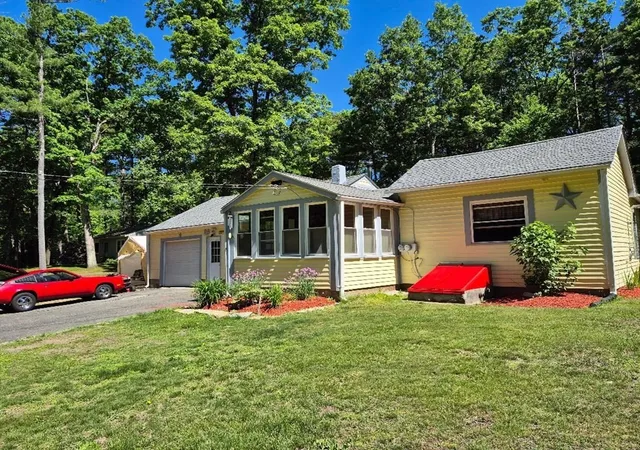 Homes for sale in Belchertown, MA | 64 Munsell St, Belchertown, MA 01007 | MLS# 73549143