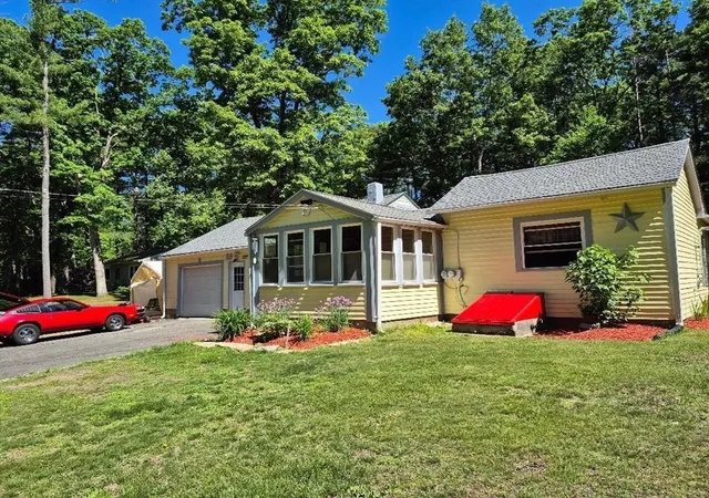 Homes for sale in Belchertown, MA | 64 Munsell St, Belchertown, MA 01007 | MLS# 73549143