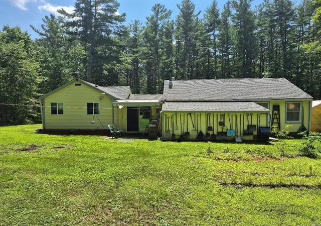 Homes for sale in Belchertown, MA | 64 Munsell St, Belchertown, MA 01007 | MLS# 73549143
