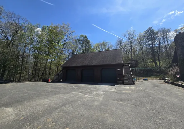 Homes for sale in Blandford, MA | 41 Woronoco Rd, Blandford, MA 01008 | MLS# 73515685