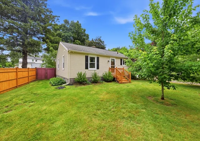 Homes for sale in Westfield, MA | 7 Fritz Ave, Westfield, MA 01085 | MLS# 73541567