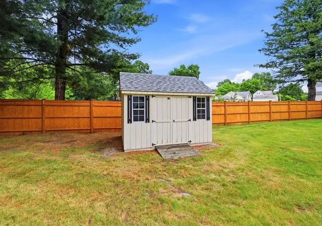 Homes for sale in Westfield, MA | 7 Fritz Ave, Westfield, MA 01085 | MLS# 73541567
