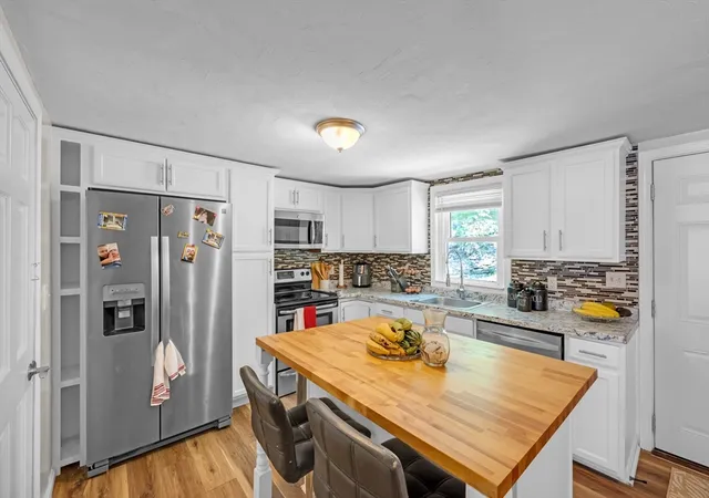 4th image of 16 Highland St, Spencer, MA 01562 | MLS# 73552919