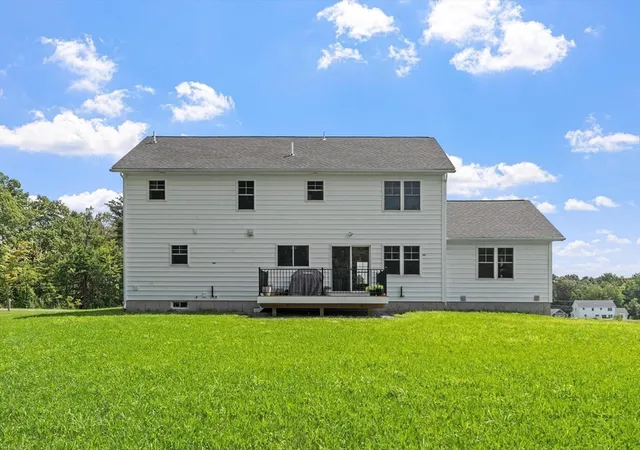 4th image of 370 Flat Hill Rd, Lunenburg, MA 01462 | MLS# 73563921