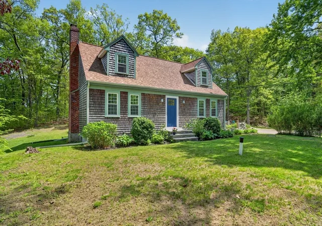 Homes for sale in Canton, MA | 55 Lake Rd, Canton, MA 02021 | MLS# 73521523