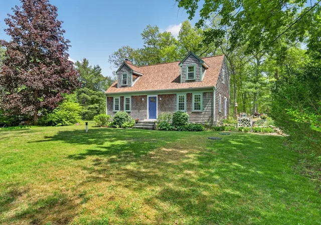 Homes for sale in Canton, MA | 55 Lake Rd, Canton, MA 02021 | MLS# 73521523
