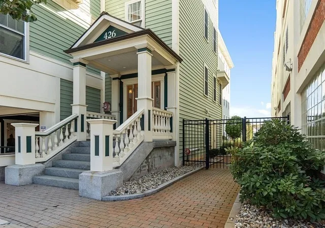 Homes for sale in Stoneham, MA | 426 Main St #205, Stoneham, MA 02180 | MLS# 73521102