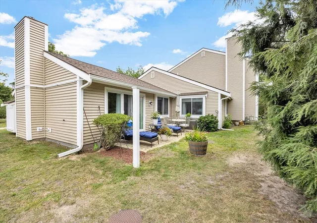 4th image of 37 Ships View Terrace #37, Buzzards Bay, MA 02532 | MLS# 73566377