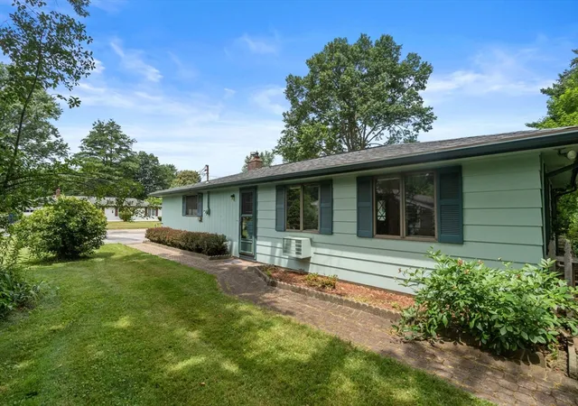 3rd image of 5 Sunset Rd, Maynard, MA 01754 | MLS# 73546278