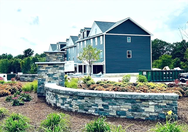 Photo 4 of Condo for sale at 23 Elise Ave #85, Londonderry, NH 03053 | MLS# 73551766 | Listing updated on 2026-09-10