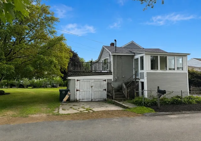 2nd image of 128 Mablin Ave, North Andover, MA 01845 | MLS# 73557454