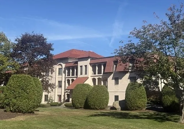 3rd image of 685 Oak St #2-5, Brockton, MA 02301 | MLS# 73555486
